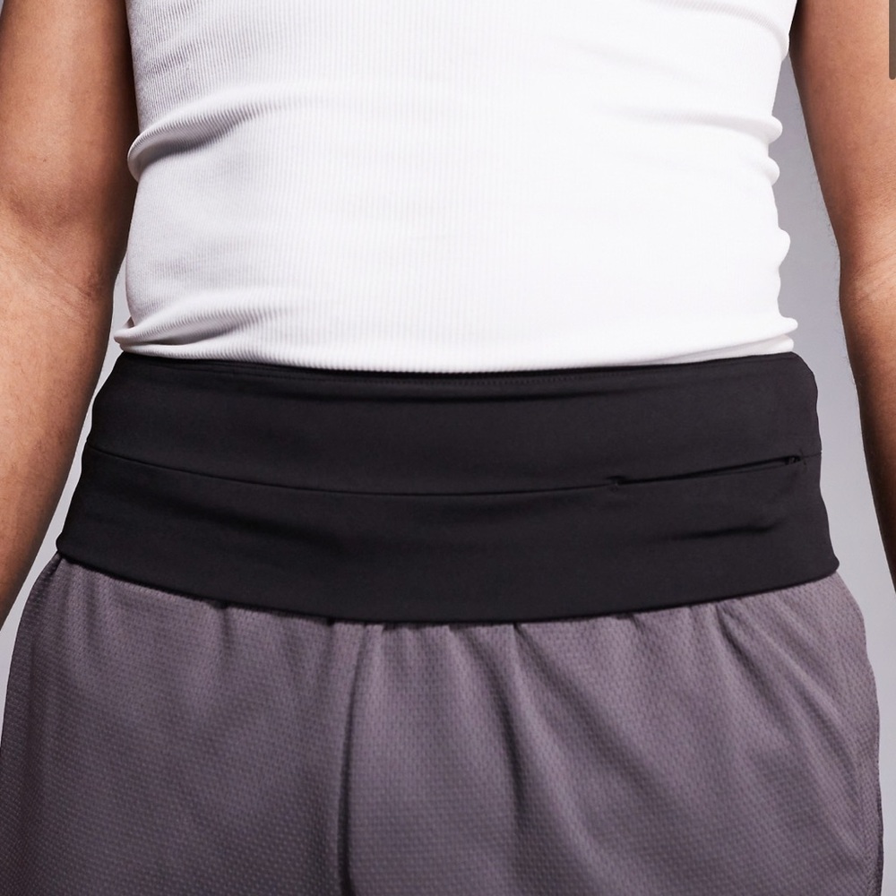 Black Sportswear waist belt with multiple pockets XL